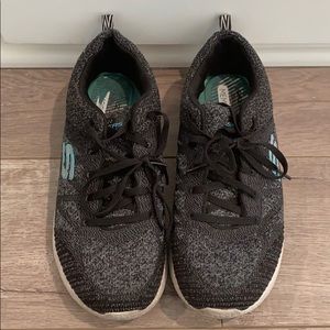 Sketchers | Black Sneakers